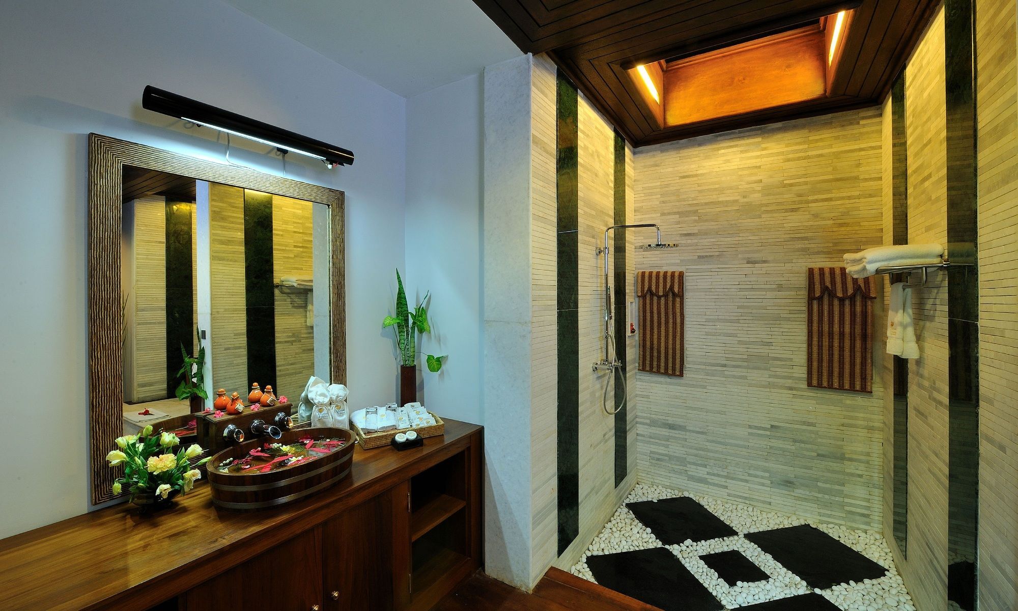 Aureum Palace Hotel & Resort Inle Nyaung Shwe Dış mekan fotoğraf